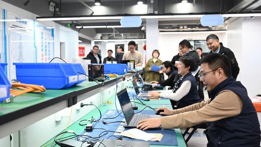 智慧赋能，匠心护航——记“高效运维，匠心服务”校园网络运维技能大赛圆满落幕